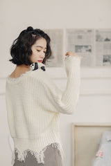 White V-Neck Tassels Knit Sweater