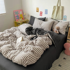 Minimalist Black Stripe Bedding Set