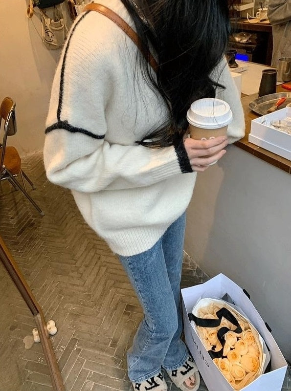 Beige Warm Sweater With Black Linings