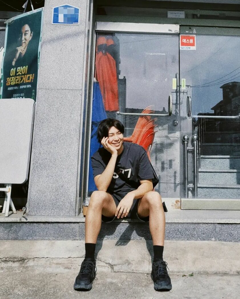 Black 1977 Print T-Shirt