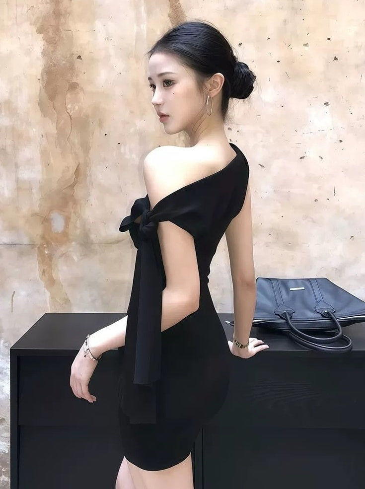Black Asymmetrical Shoulder Bodycon Dress