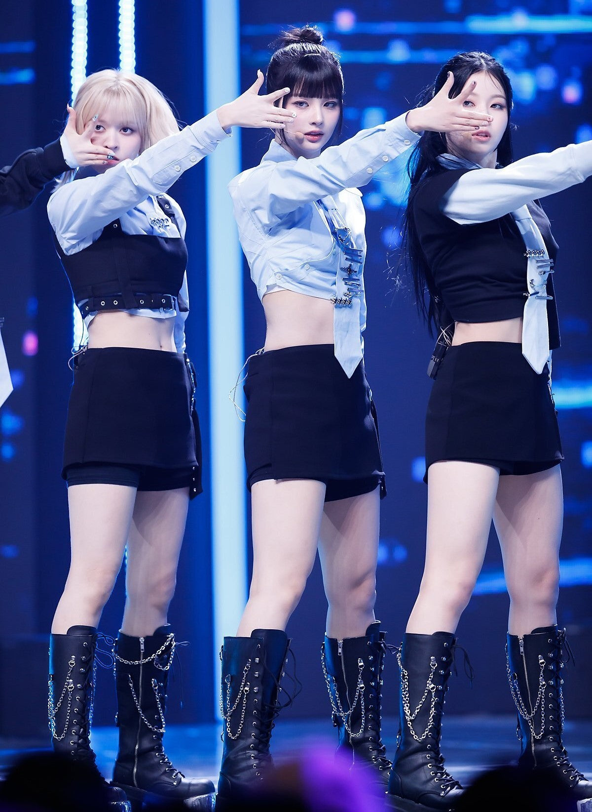 Black Belt Details Crop Top