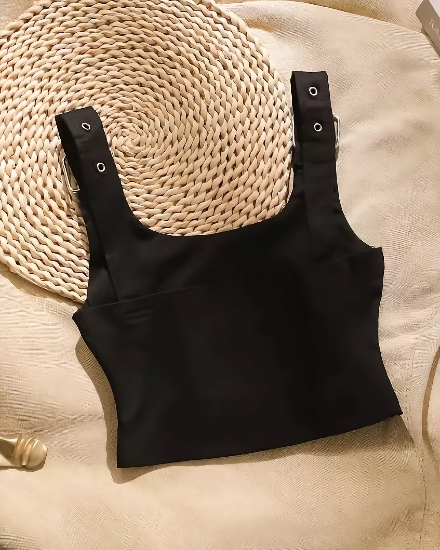 Black Belt Details Crop Top