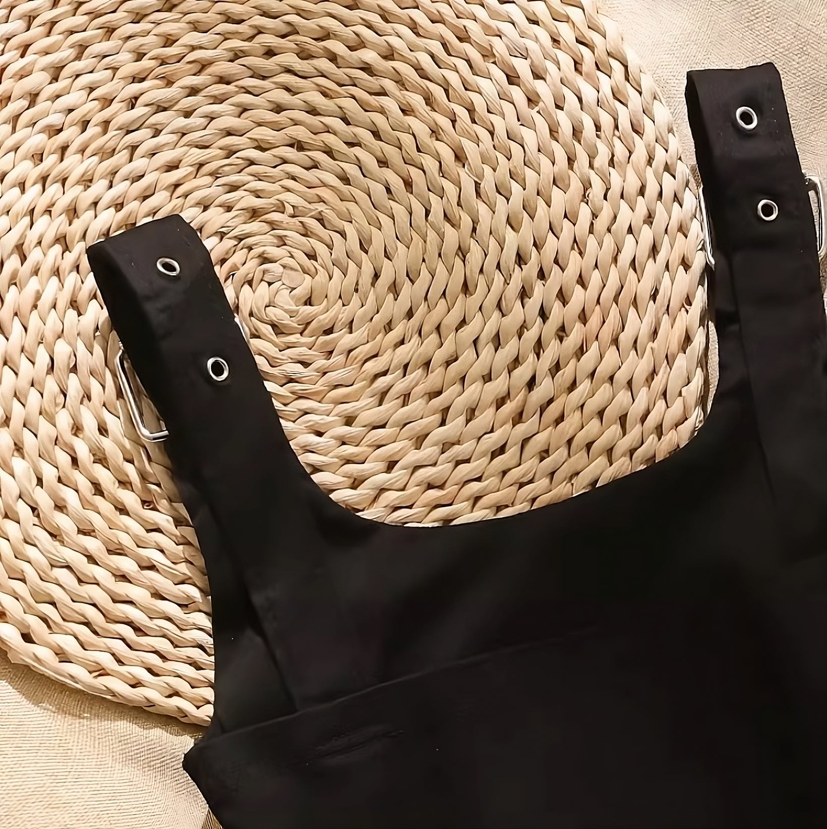Black Belt Details Crop Top