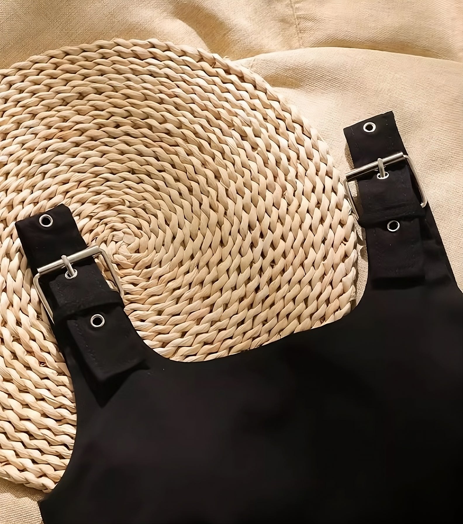 Black Belt Details Crop Top