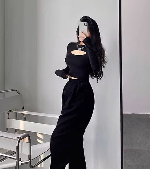 Black Chest-Cut Out Long Sleeves Crop Top