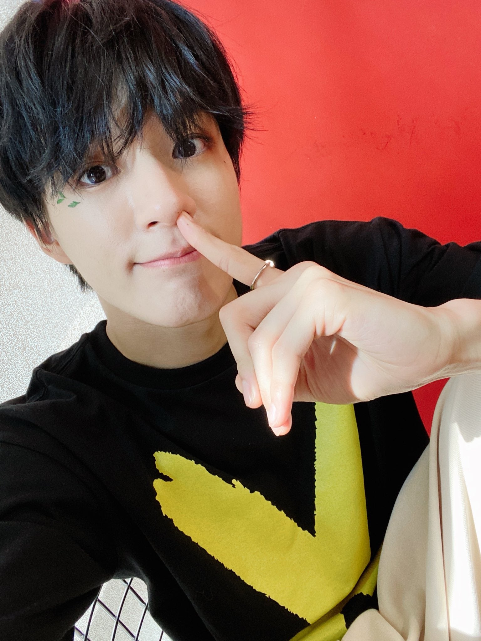 Black Comfy X T-Shirt