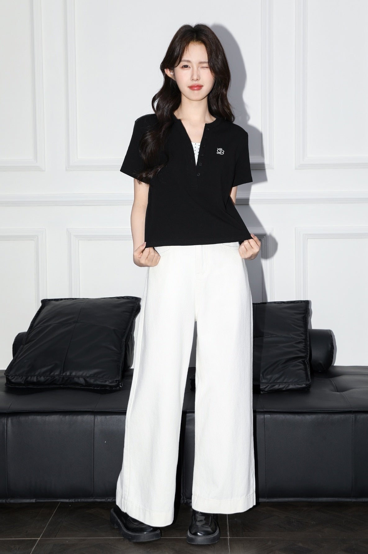 Black Contrast Vneck Short Sleeve Top