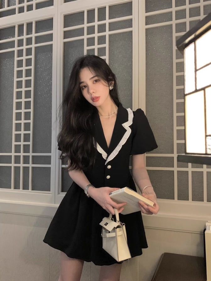 Black Doll Collared Puff Sleeves Dress With White Lining