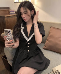 Black Doll Collared Puff Sleeves Dress With White Lining