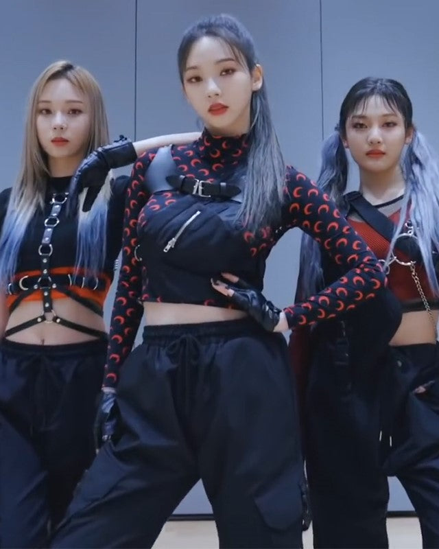 Black Fitted Top With Red Moon Pattern