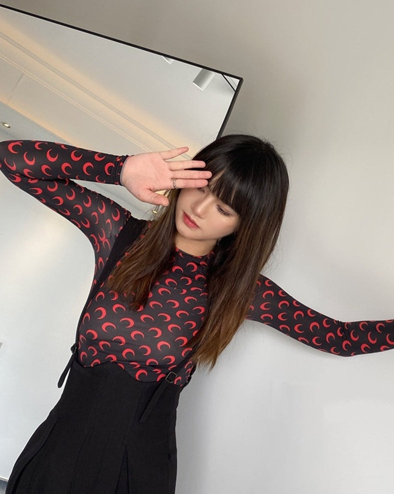 Black Fitted Top With Red Moon Pattern