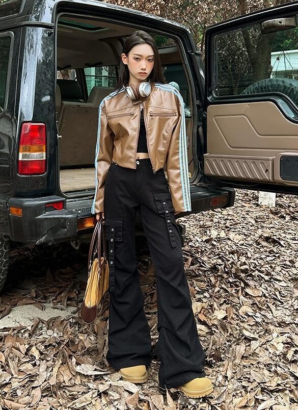 Black Flared Cargo Pockets Pants