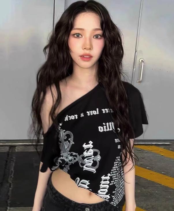 Black Gothic Print Asymmetrical T-Shirt