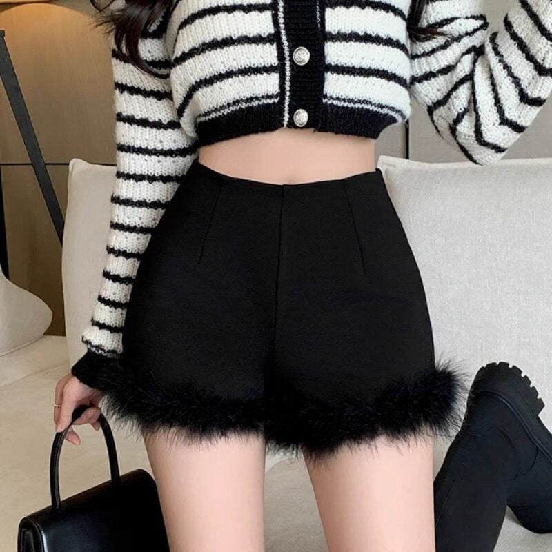 Black High-Waist Faux Fur Hem Short