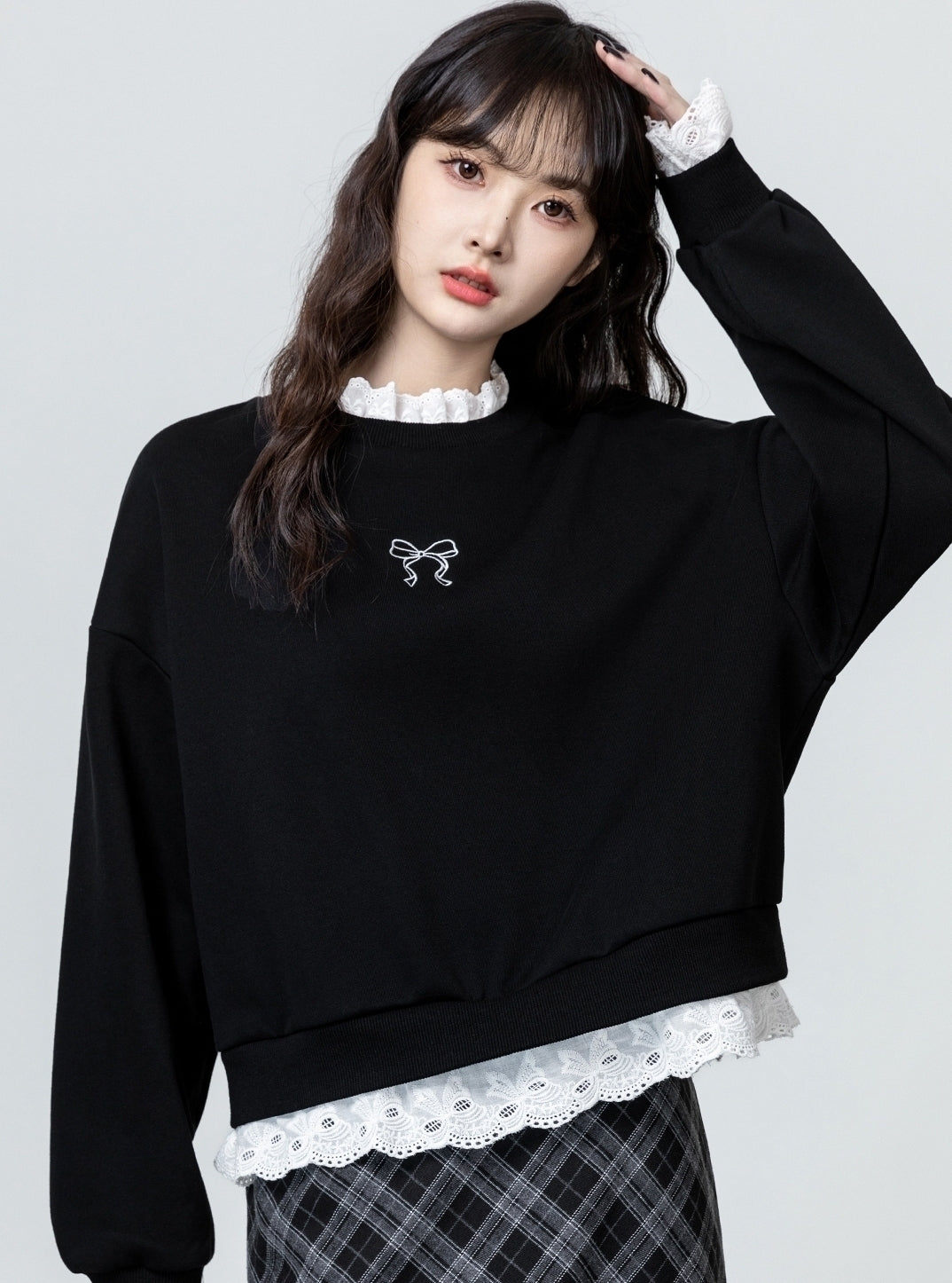 Black Lace Trim Pullover Sweatshirt With Layered Design