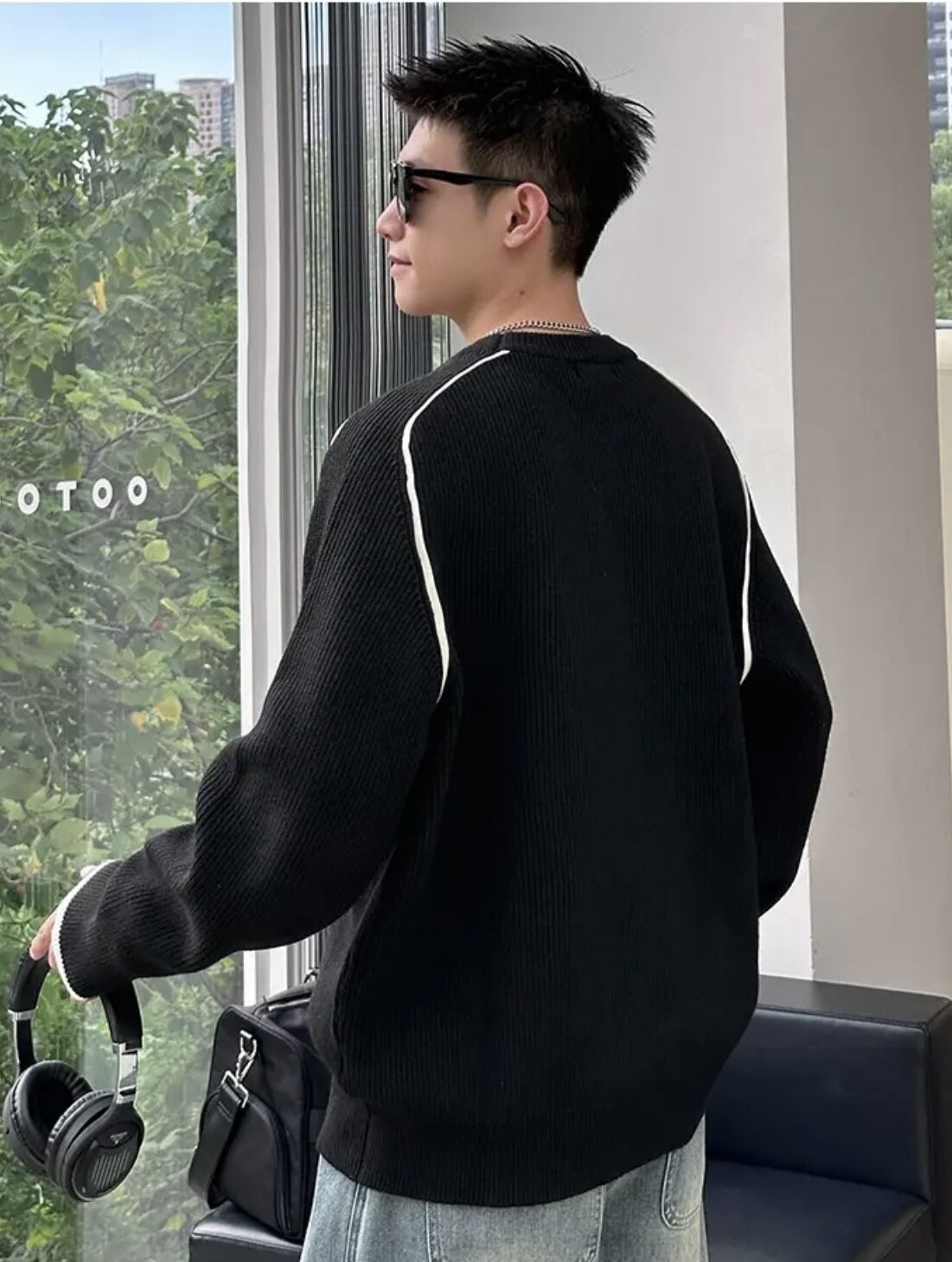 Black Lined Shoulders Sweater