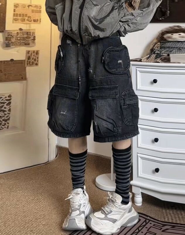 Black Multi-Pockets Cargo Shorts