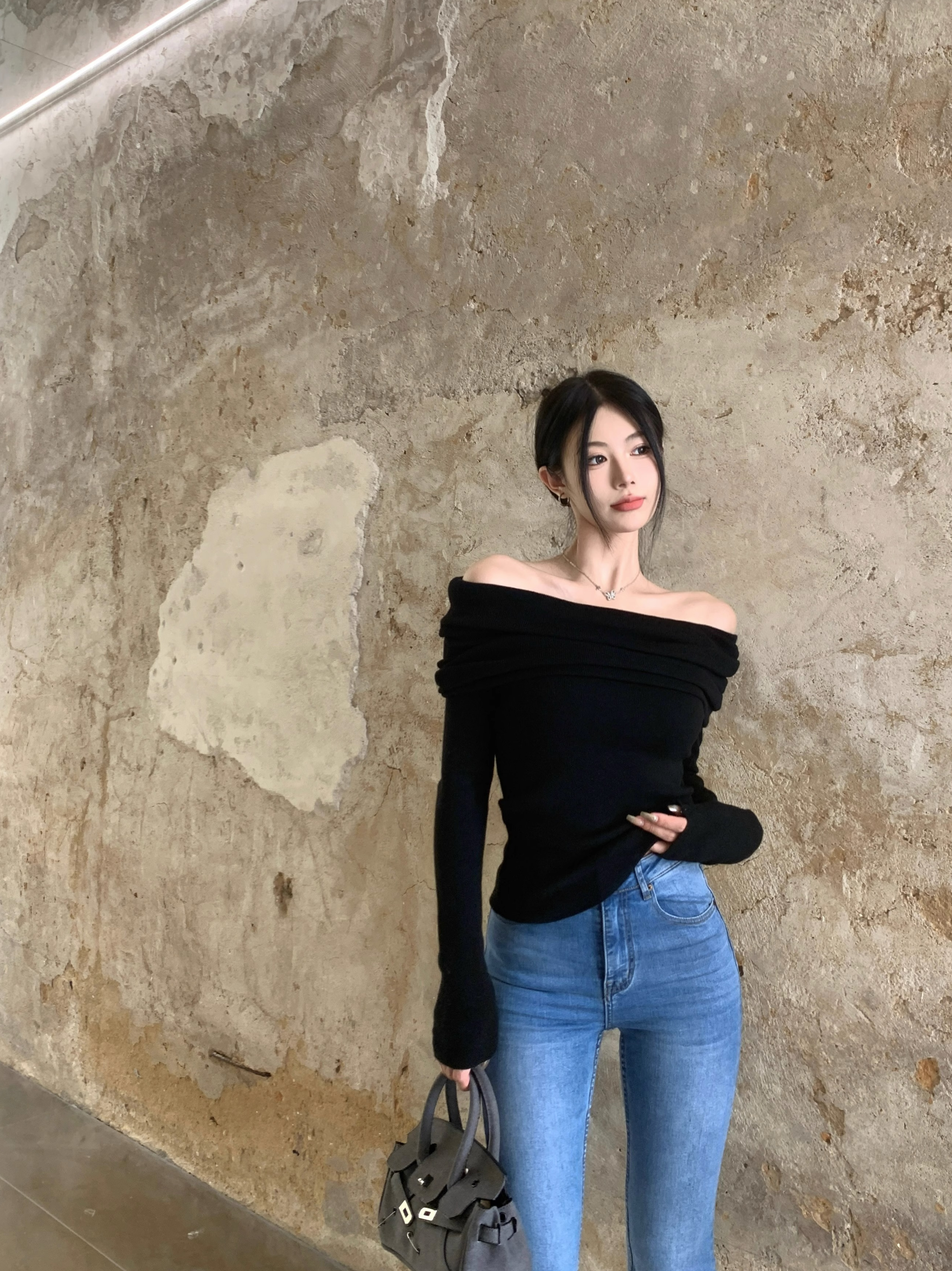 Black Off-Shoulder Long Sleeve Top