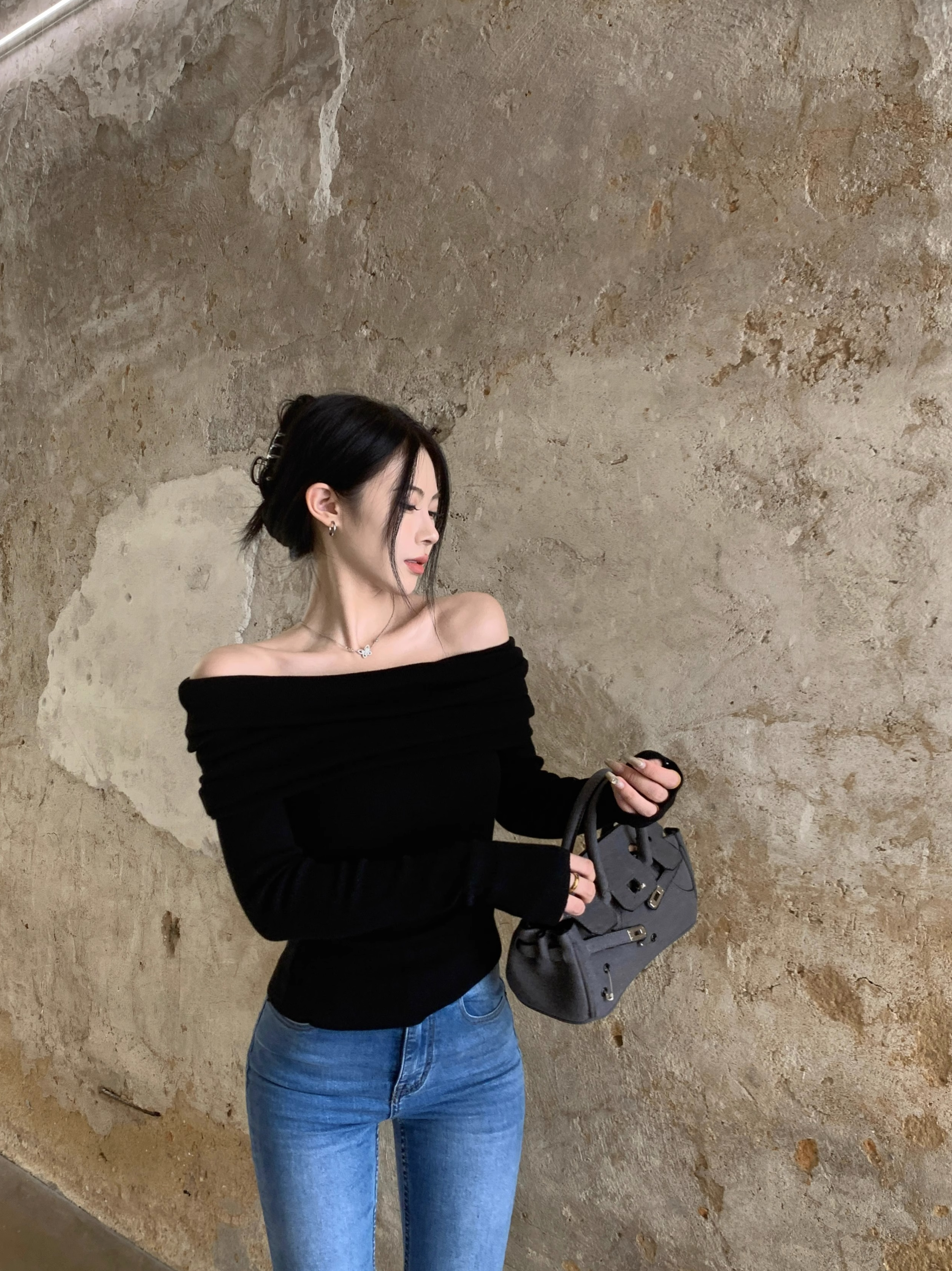 Black Off-Shoulder Long Sleeve Top