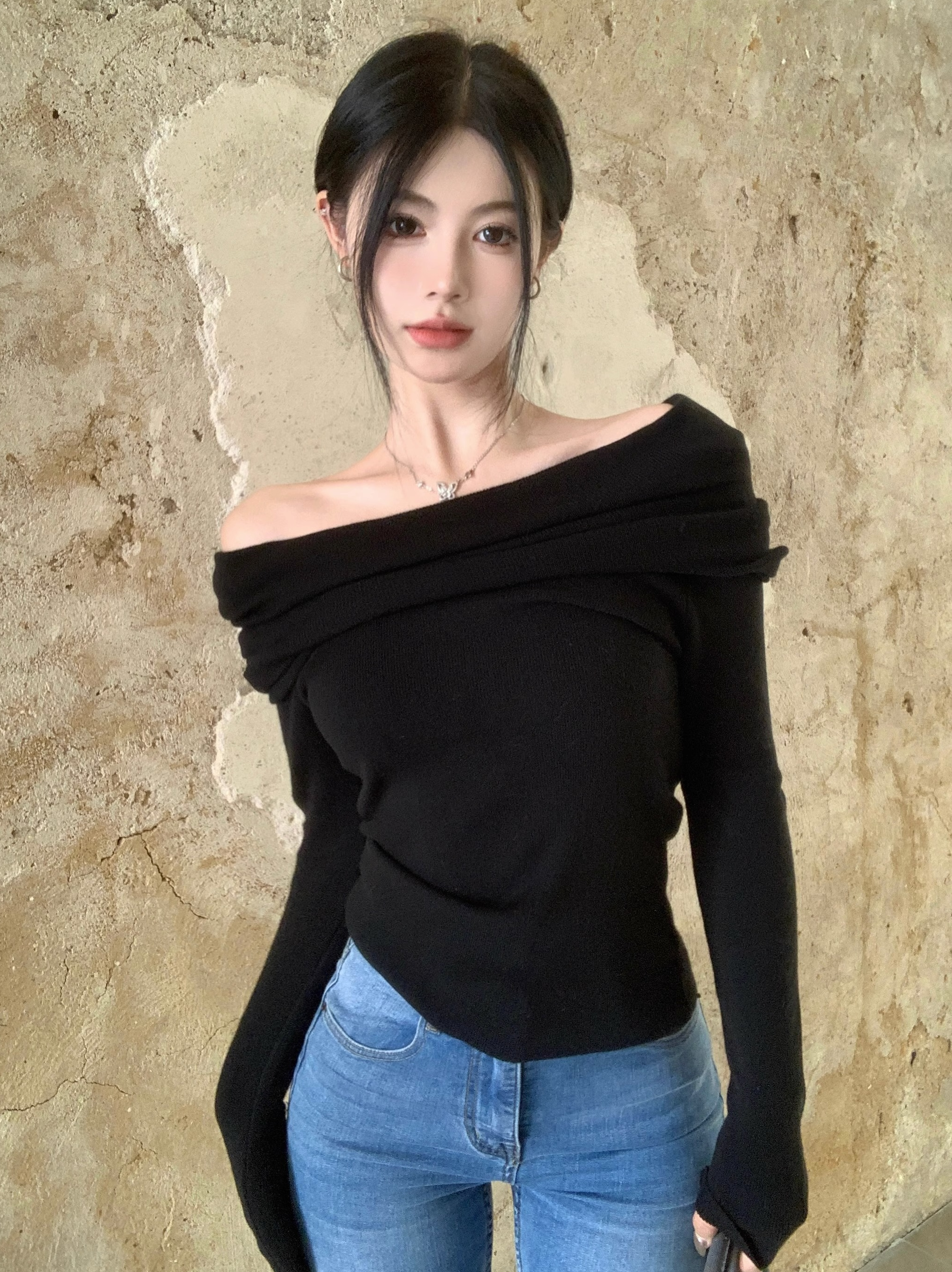 Black Off-Shoulder Long Sleeve Top