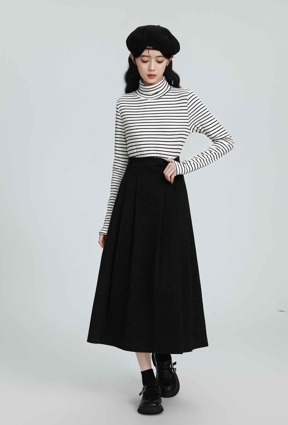 Black Pleated Highwaist Midi Skirt