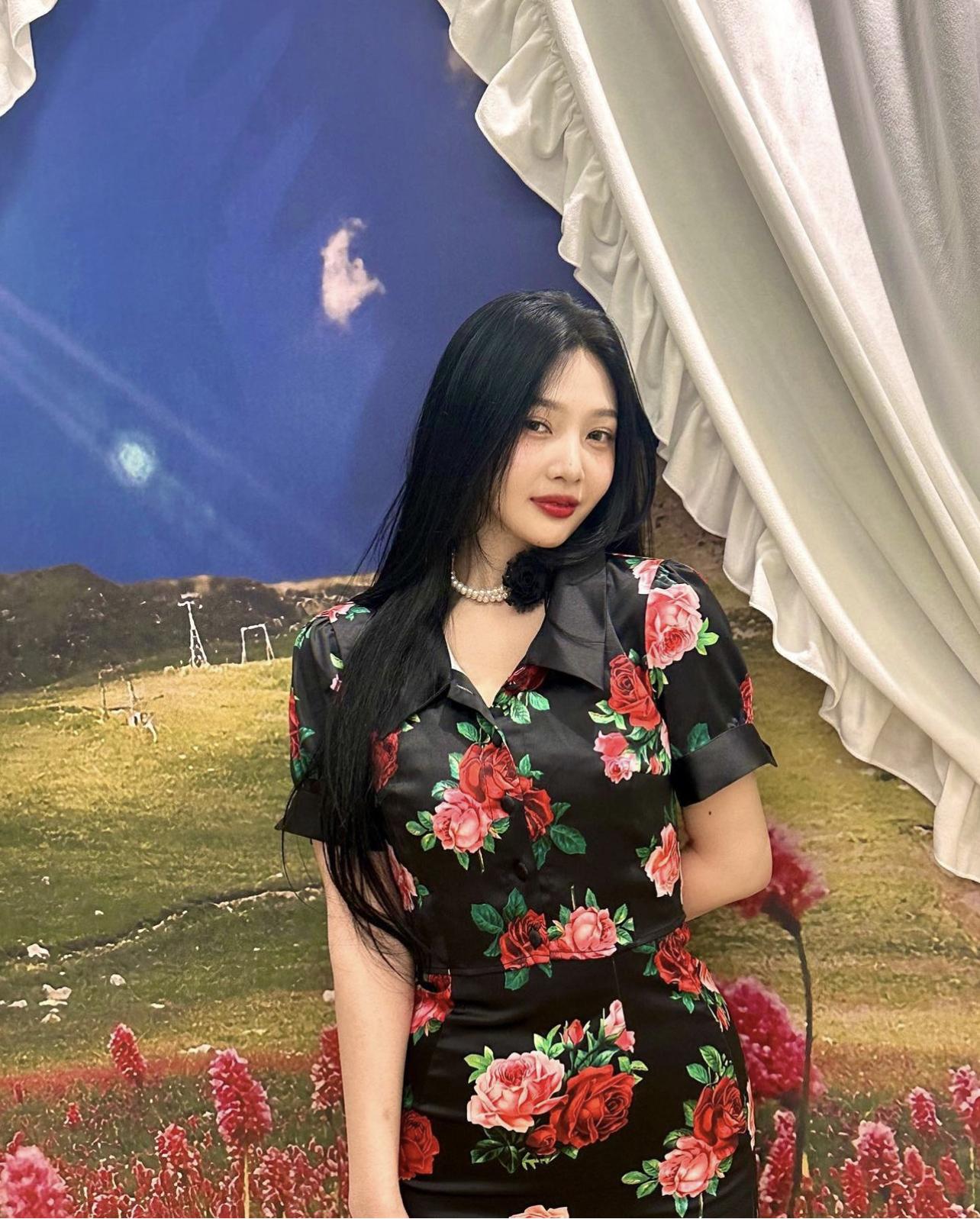 Black Satin Rose Print Crop Shirt
