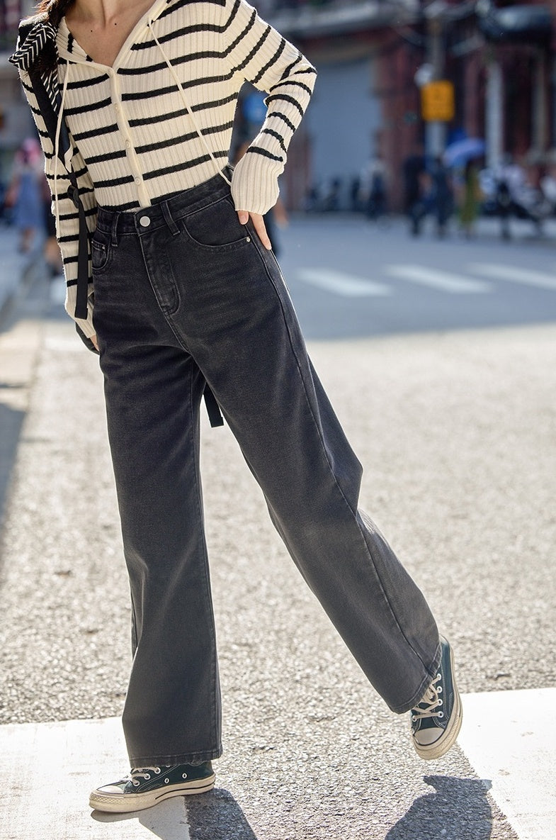 Black Straight-Cut Basic Jeans