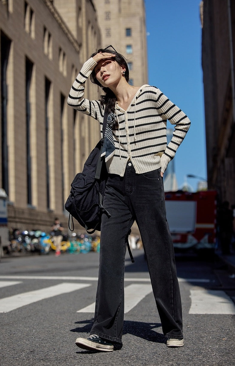 Black Straight-Cut Basic Jeans
