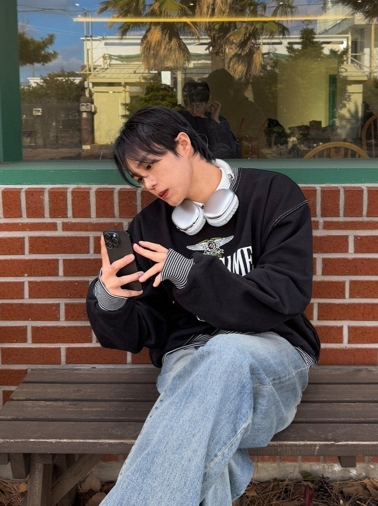 Black Striped Edge Graphic Sweatshirt