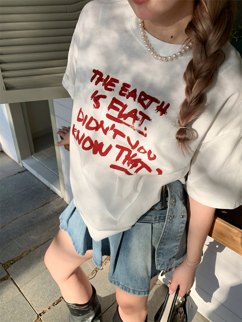 Black The Earth Is Flat T-Shirt