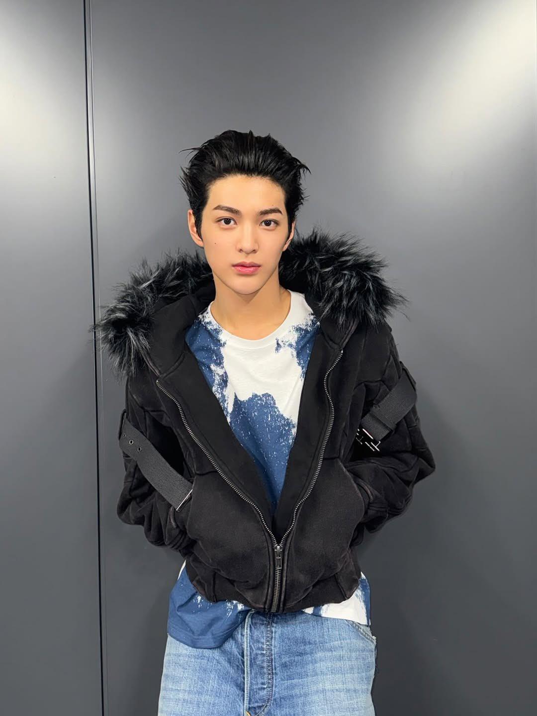 Black Zip-Up Faux Fur Hood Jacket