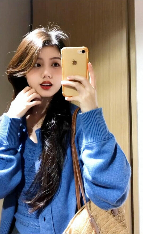 Blue Patch Cozy Cardigan |Seo Mi Rae â€?Boyfriend On Demand