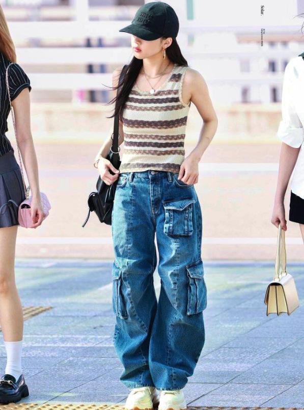 Blue Vintage Wash Oversized Cargo Jeans