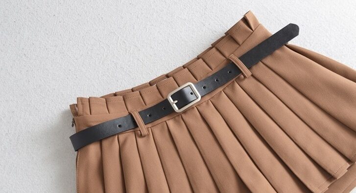 Brown Exposed Shorts Pleated Skirt