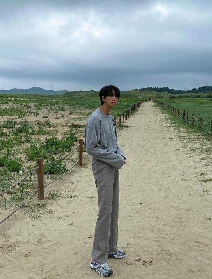 Casual Loose Fit Long Sleeve Tee