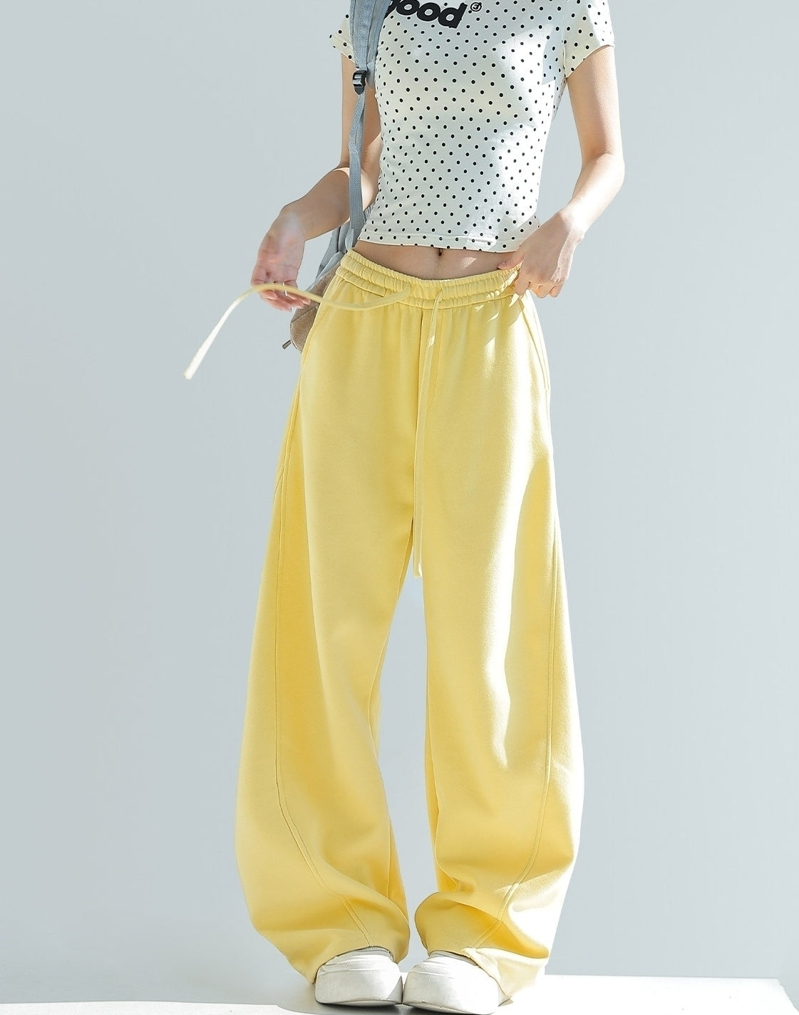 Chant Curved Wide Leg Relaxed Sweatpants