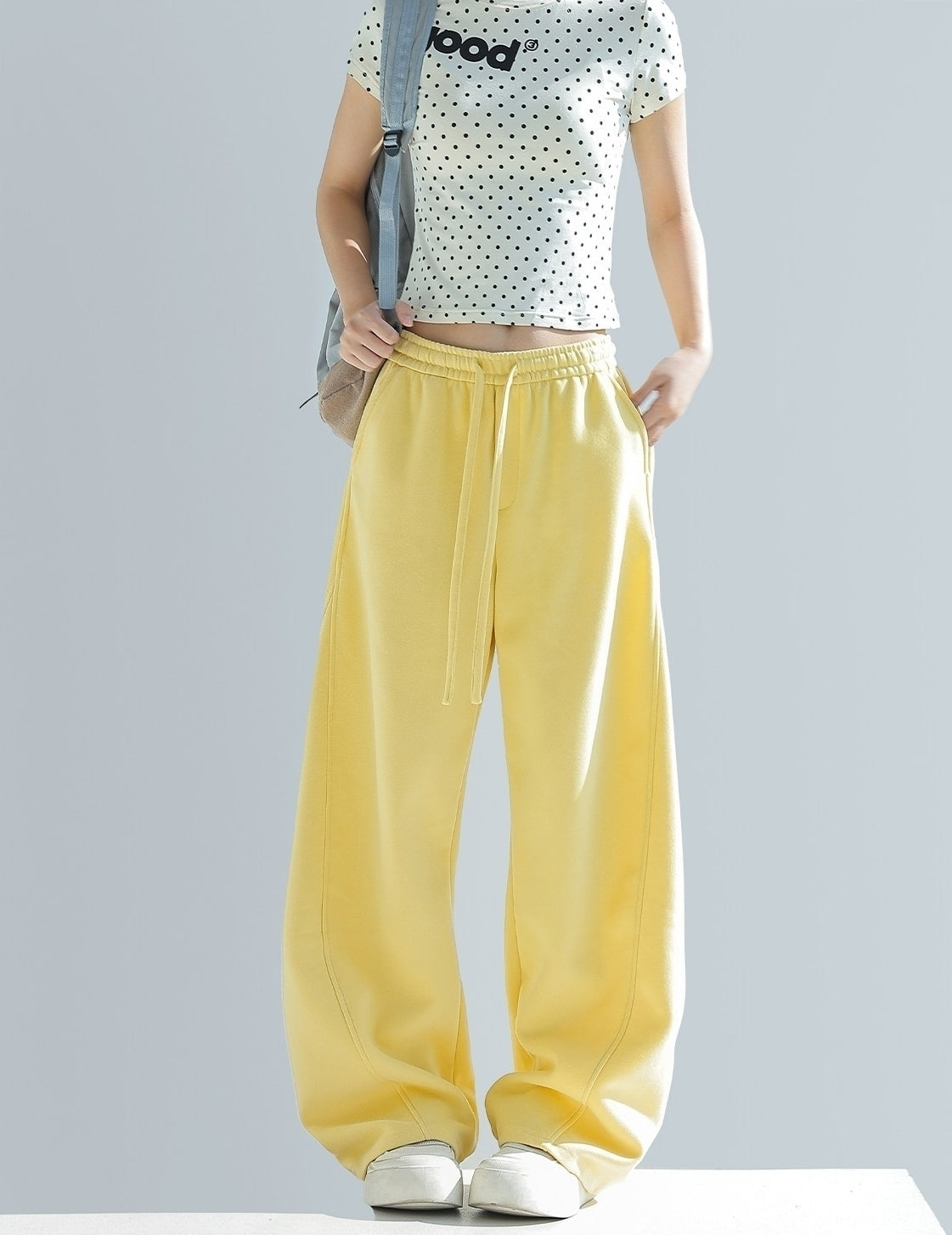 Chant Curved Wide Leg Relaxed Sweatpants
