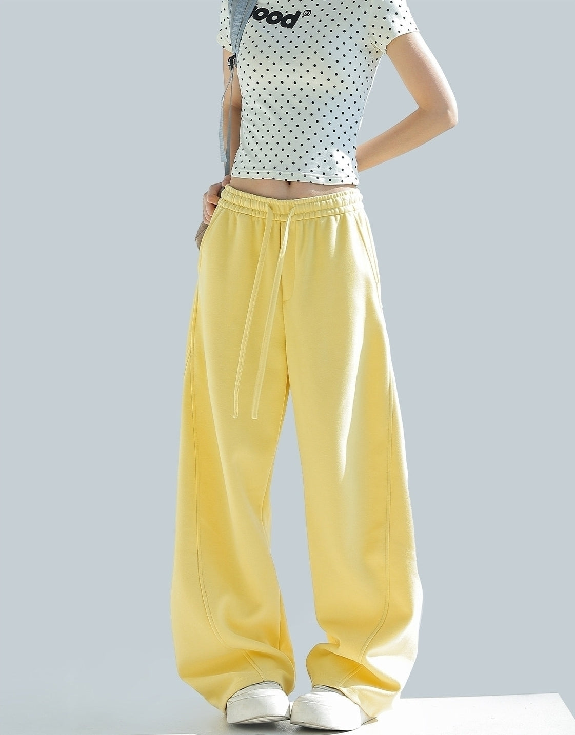 Chant Curved Wide Leg Relaxed Sweatpants