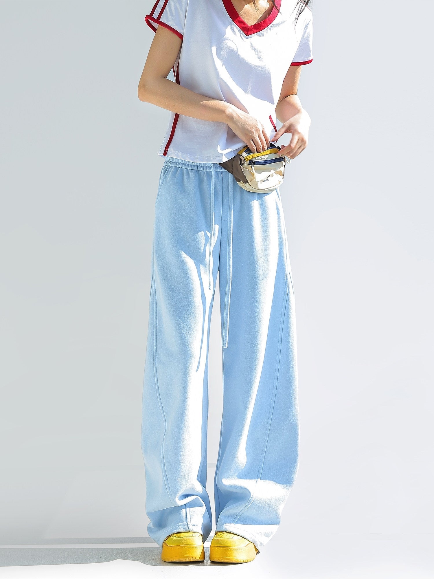 Chant Curved Wide Leg Relaxed Sweatpants