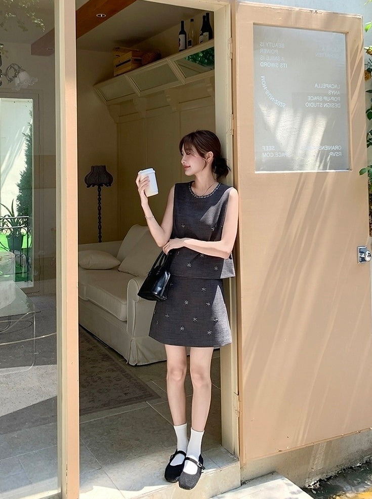 Chic Casual Vest And Skirt Set