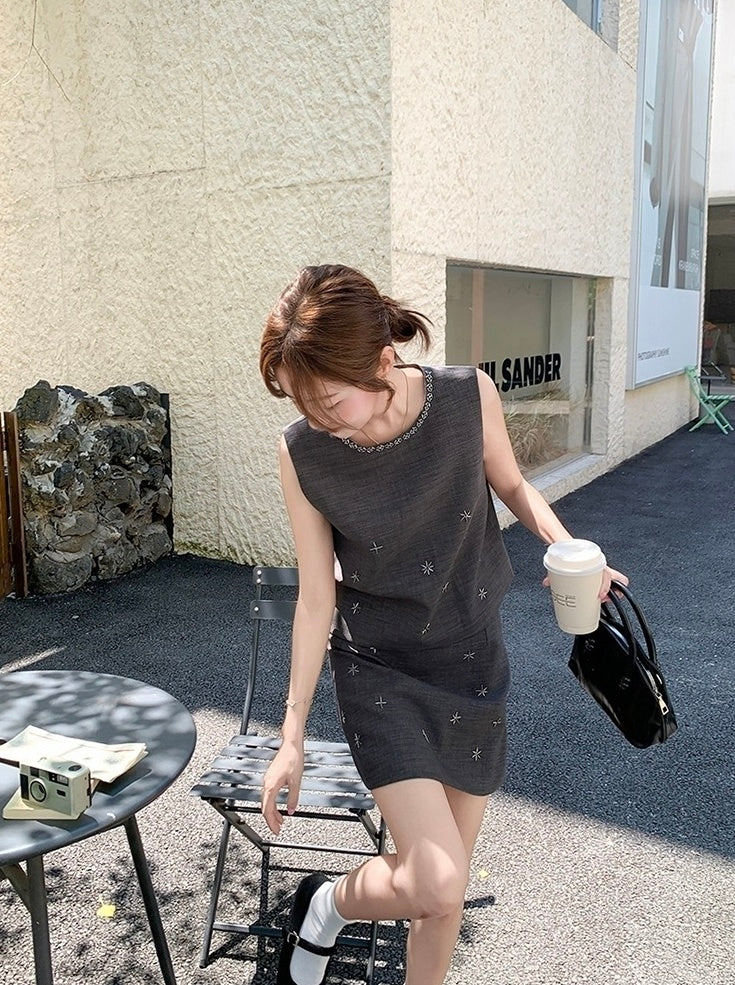 Chic Casual Vest And Skirt Set