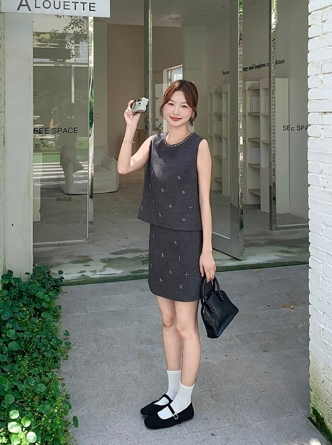 Chic Casual Vest And Skirt Set