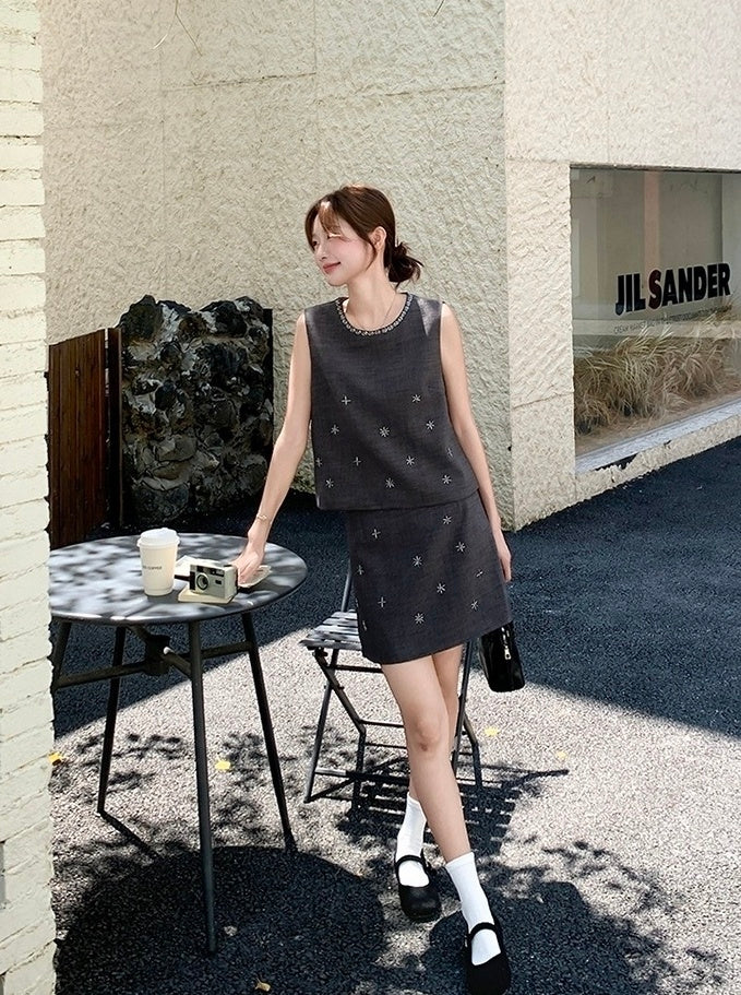 Chic Casual Vest And Skirt Set