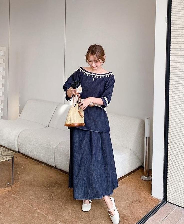 Chic Denim Outfit Top And Skirt Set