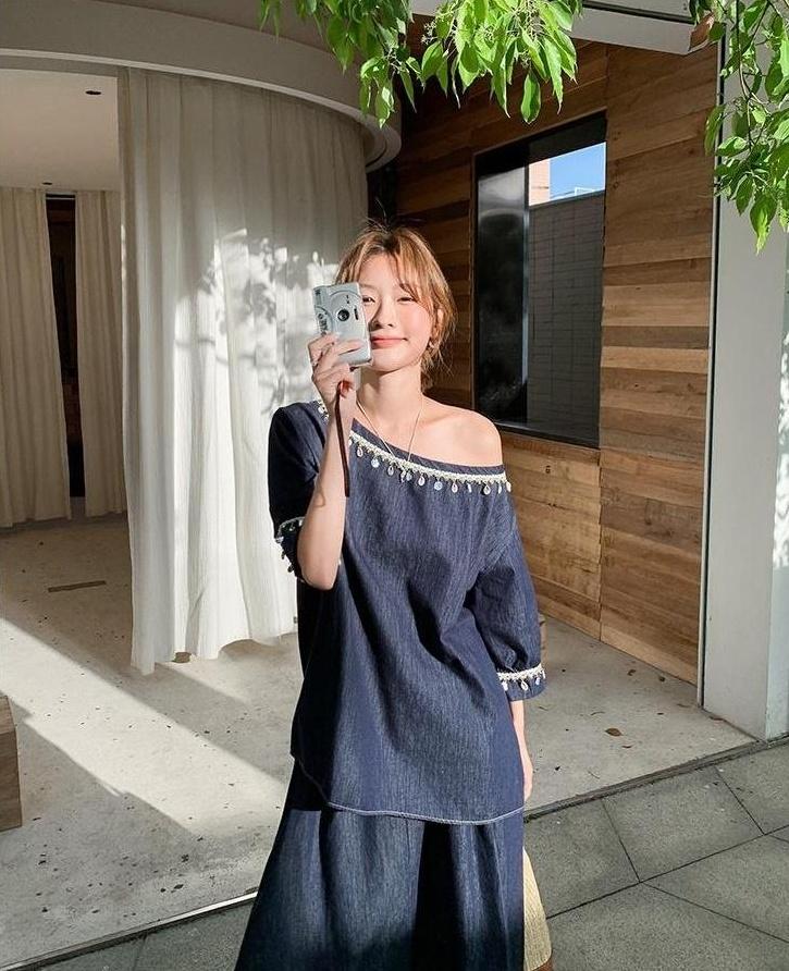 Chic Denim Outfit Top And Skirt Set
