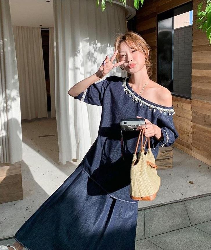 Chic Denim Outfit Top And Skirt Set