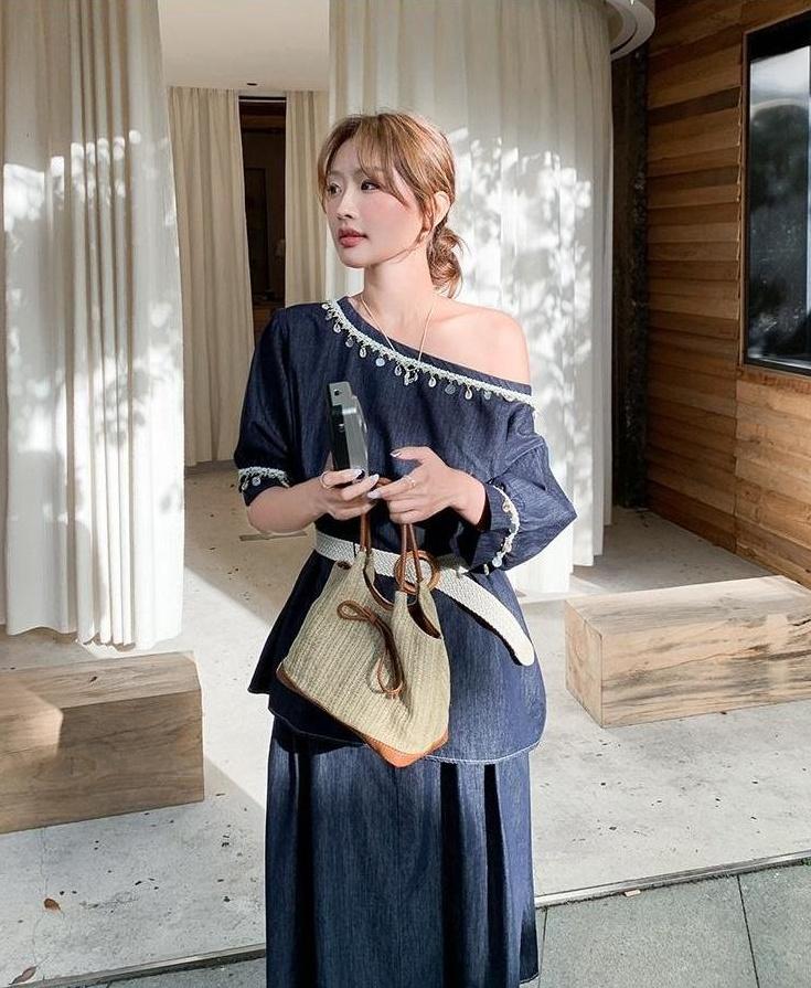 Chic Denim Outfit Top And Skirt Set