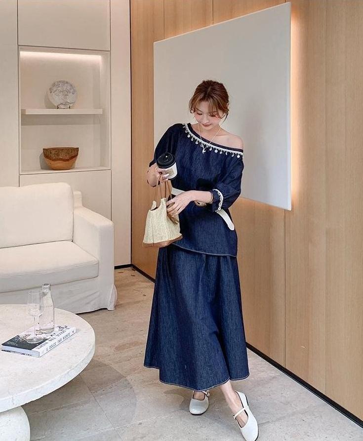 Chic Denim Outfit Top And Skirt Set