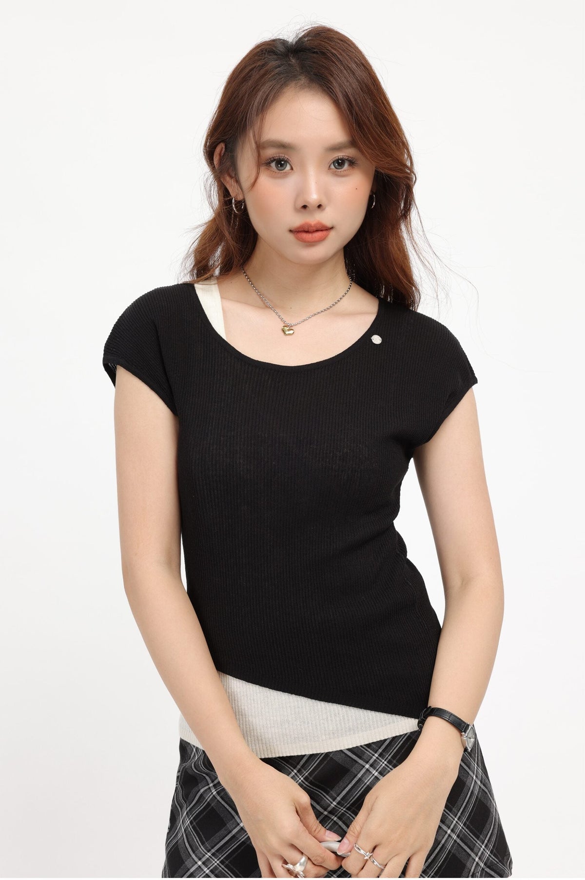 Black Short Sleeve Fake Two-Piece T-Shirt